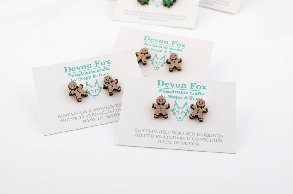 Wooden Gingerbread Men studs