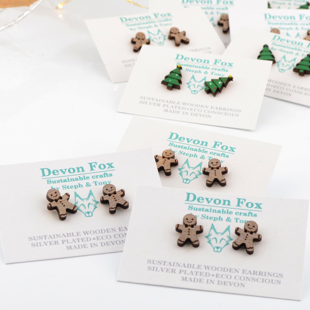 Wooden Gingerbread Men studs