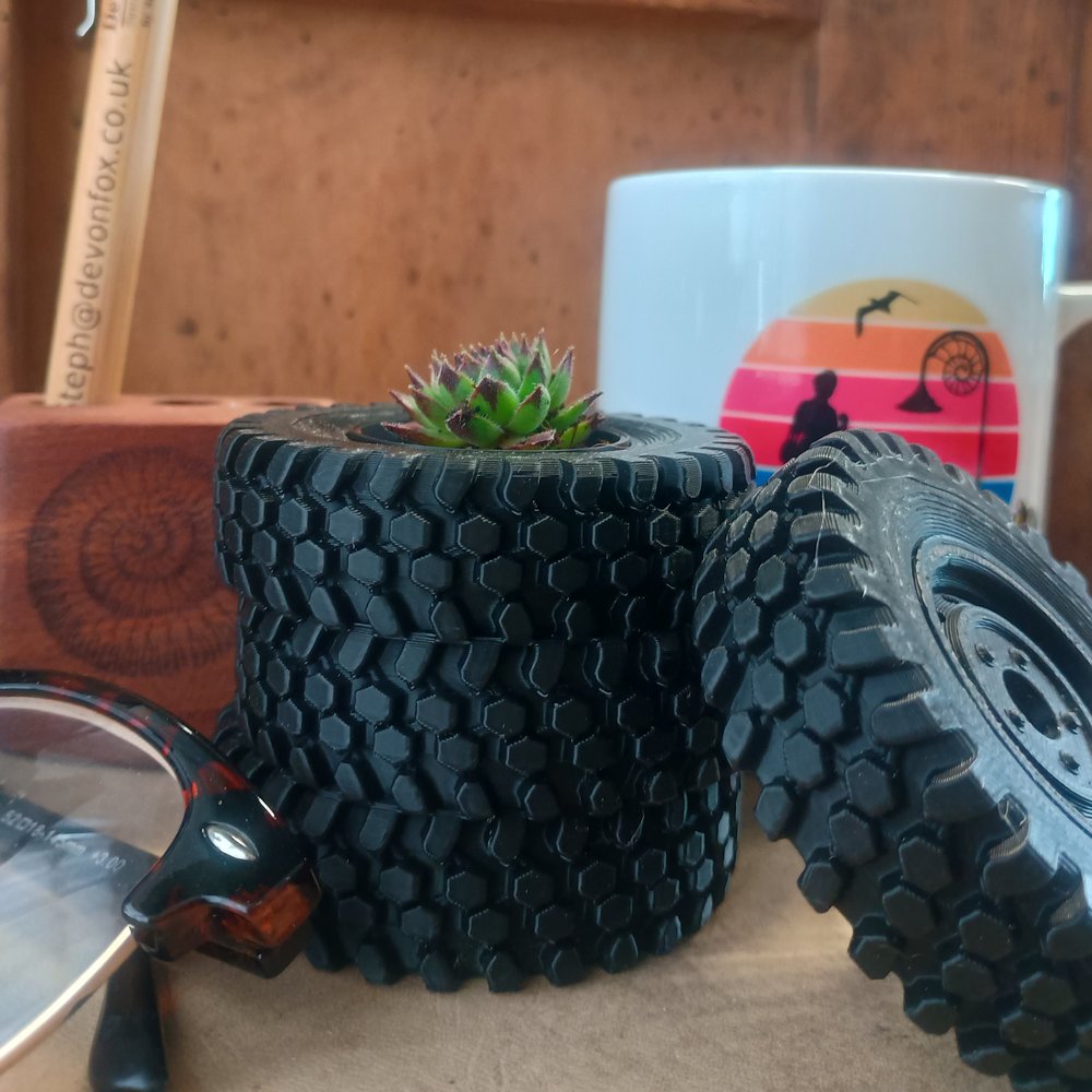 Tyre Stack Pot